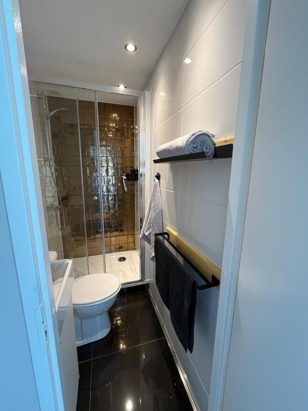 Cozy Wooden De Veluwe With Private Hot Tub