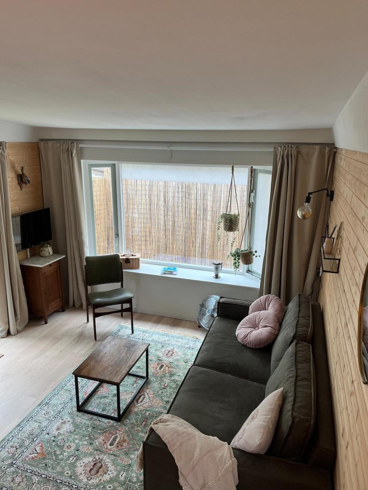 Cozy Wooden De Veluwe With Private Hot Tub